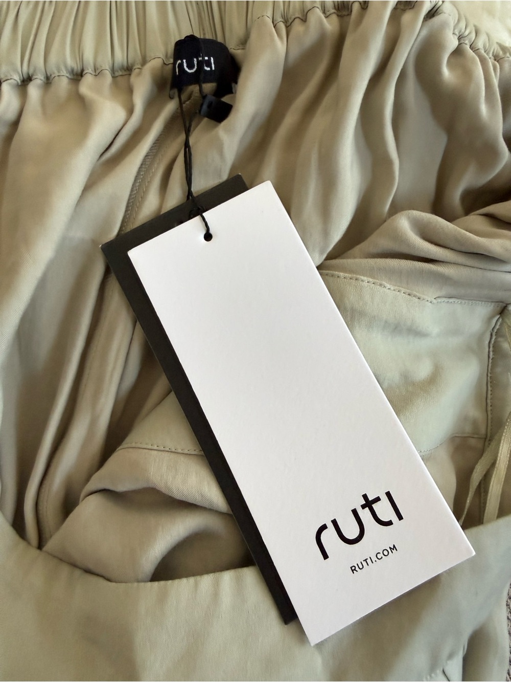 Ruti NWT Let it Slide Slinky Pant - Picture 4 of 6